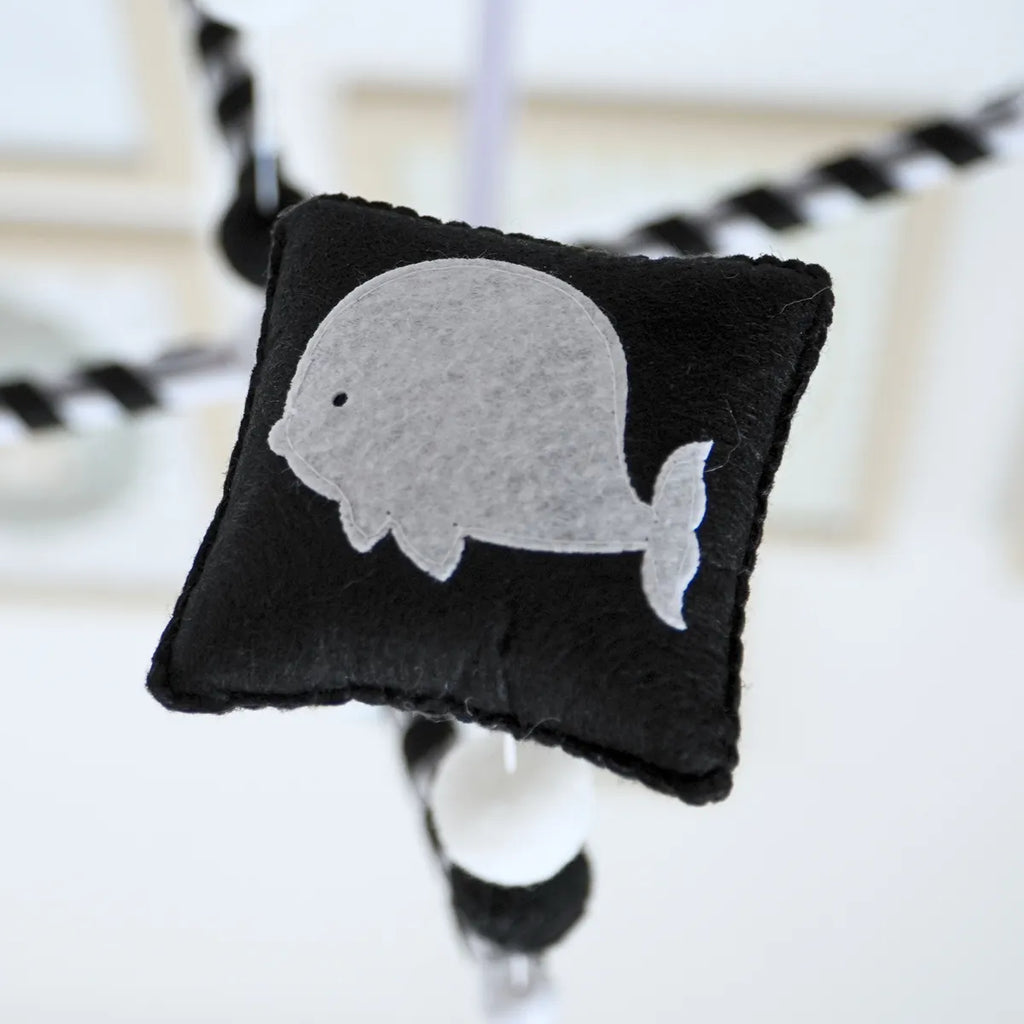 montessori high contrast black & white animal musical baby crib mobile